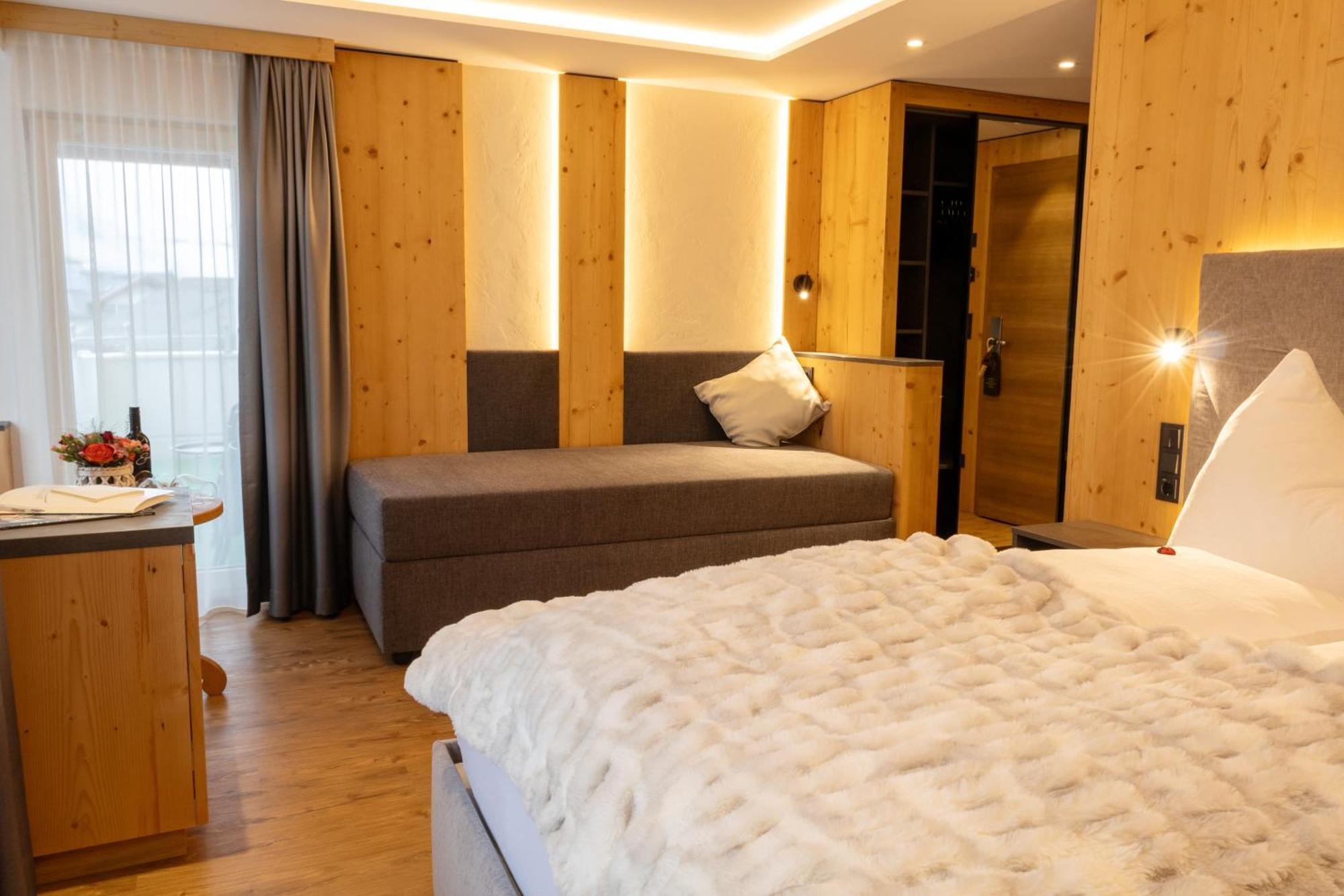 Eggerstueberl Hotel Ischgl Eksteriør billede
