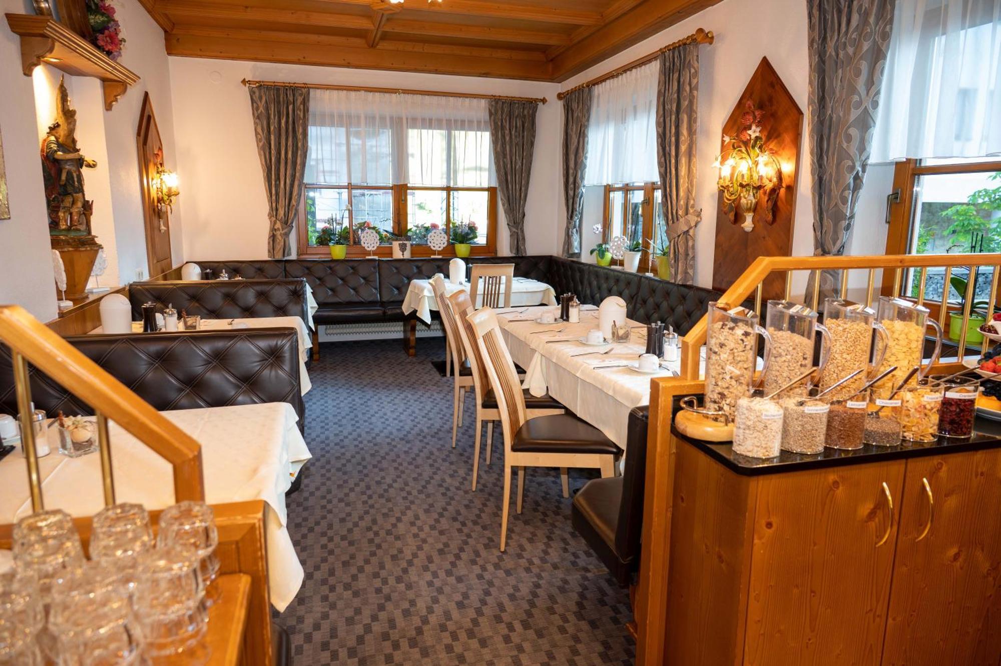Eggerstueberl Hotel Ischgl Eksteriør billede