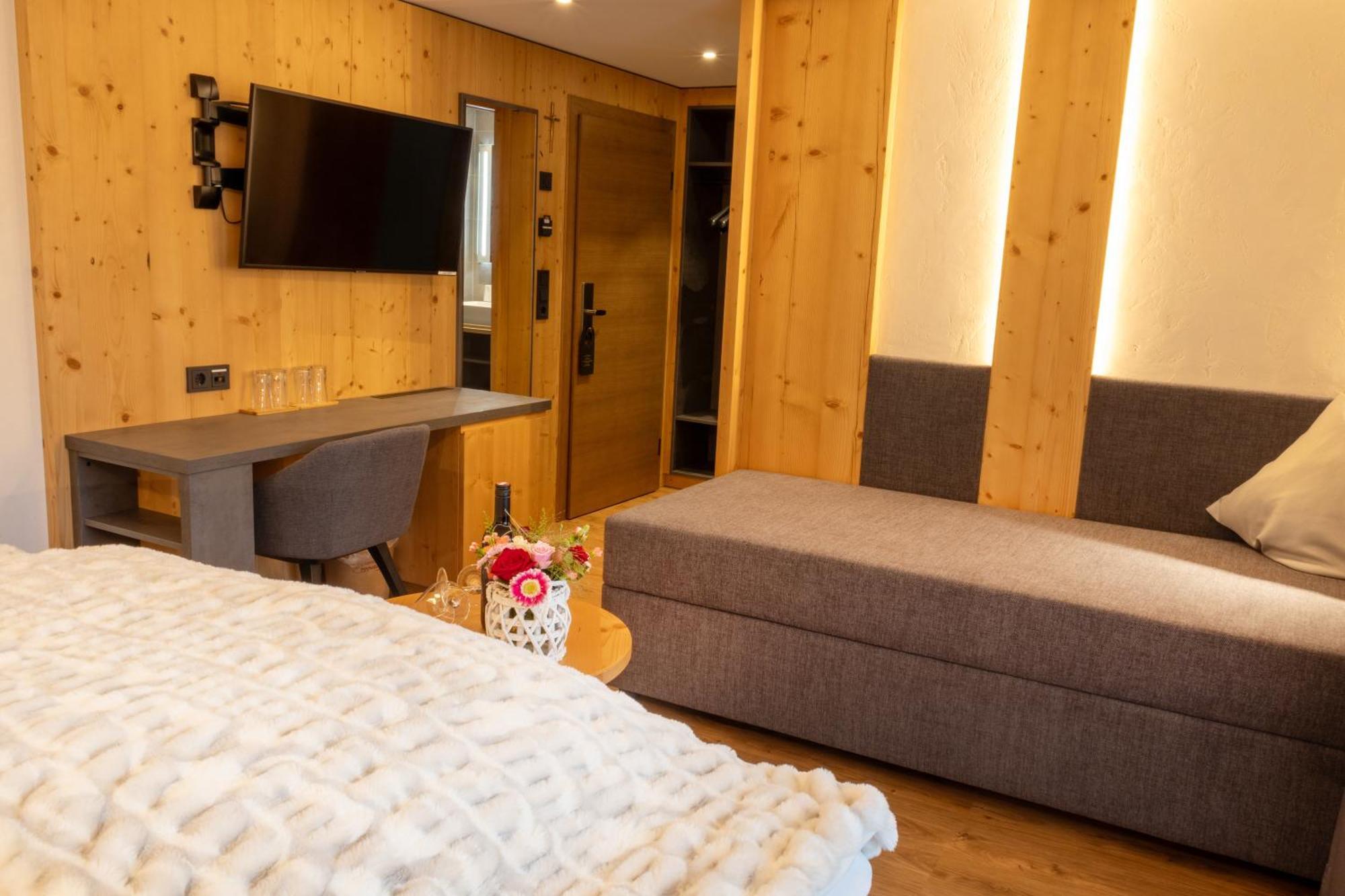 Eggerstueberl Hotel Ischgl Eksteriør billede