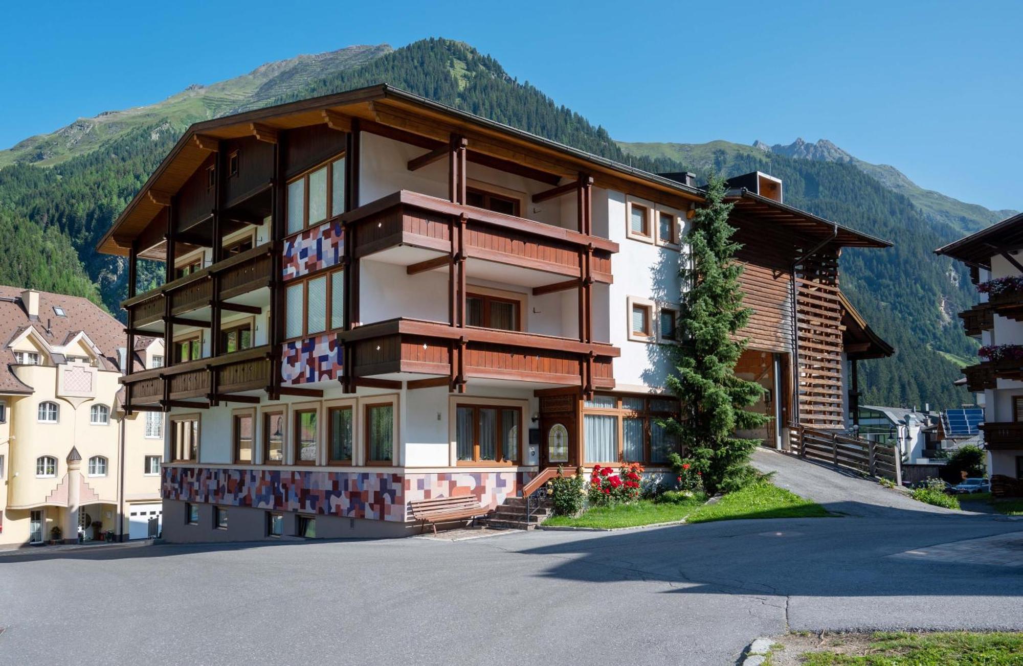 Eggerstueberl Hotel Ischgl Eksteriør billede